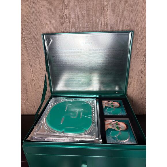 Predire Paris 32-Piece Tea Tree Clarifying Skincare Set - Picture 4 of 7